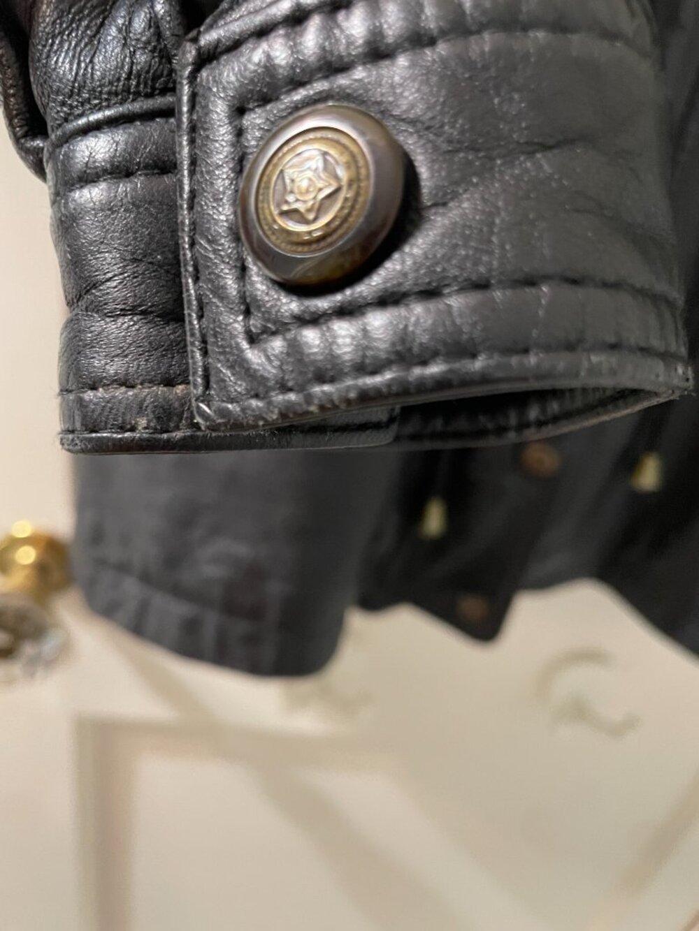 Leather Coat Size Large Snap accents Cinched waist - Picture 6 of 15